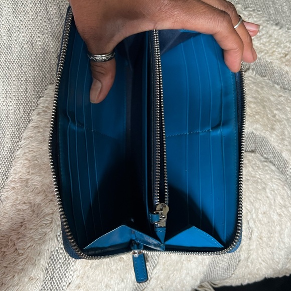 Beautiful rare blue MCM Visetos wallet - Picture 2 of 13